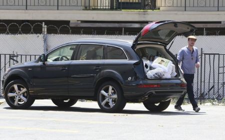 Jason Segel spotted picking up some stuff in his Audi Q7.